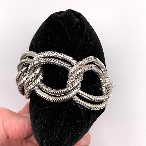 John Wind Signed Silver Tone Double Textured Chunky Link Bracelet - Picture 9 of 9